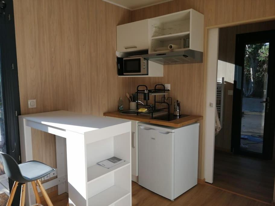 Joli Studio Climatise Avec Jacuzzi Prive Et Entree Independante Fréjus 외부 사진