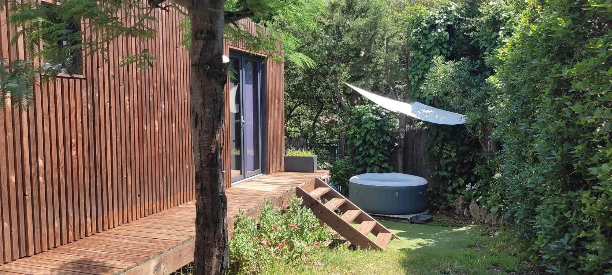Joli Studio Climatise Avec Jacuzzi Prive Et Entree Independante Fréjus 외부 사진